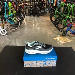 Womens Brooks Cascadia 16 Black/Ebony/Yucca Wide | Running