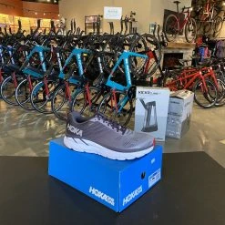 Hoka Men's Clifton 6 Wide Gull/Obsidian | Running