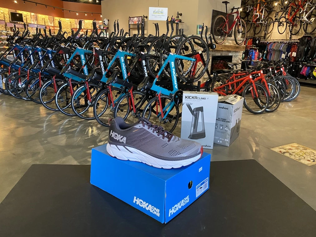 Hoka Men's Clifton 6 Wide Gull/Obsidian | Running 3 Hoka Men's Clifton 6 Wide Gull/Obsidian | Running