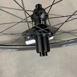 Reynolds AR80 Disc Carbon Clincer Tubeless Shimano Wheelset | Wheel Sets -Playtri - Middleton Sales 2022 Am9oOrlTZl11Axkj1nxfsrU9E