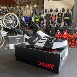 Lake Shoes Lake TX322 AIR Cycling Shoe White/Black | Triathlon & Time Trial Bike