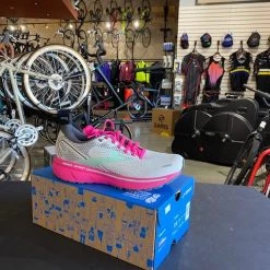 Women's Brooks Ghost 14 Oyster/Yucca/Pink | Running