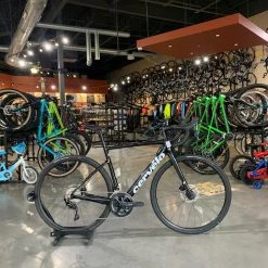 Cervelo Caledonia 105 Gloss Black 2022 | Road Bikes