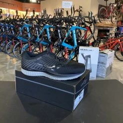 Saucony Men's Guide 13 Wide Blackout | Running