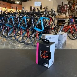 ISSi Flash III Pedals Lava | Clip In Pedals