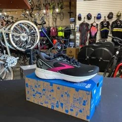 Women's Brooks Ghost 14 Black/Pink/Yucca | Running