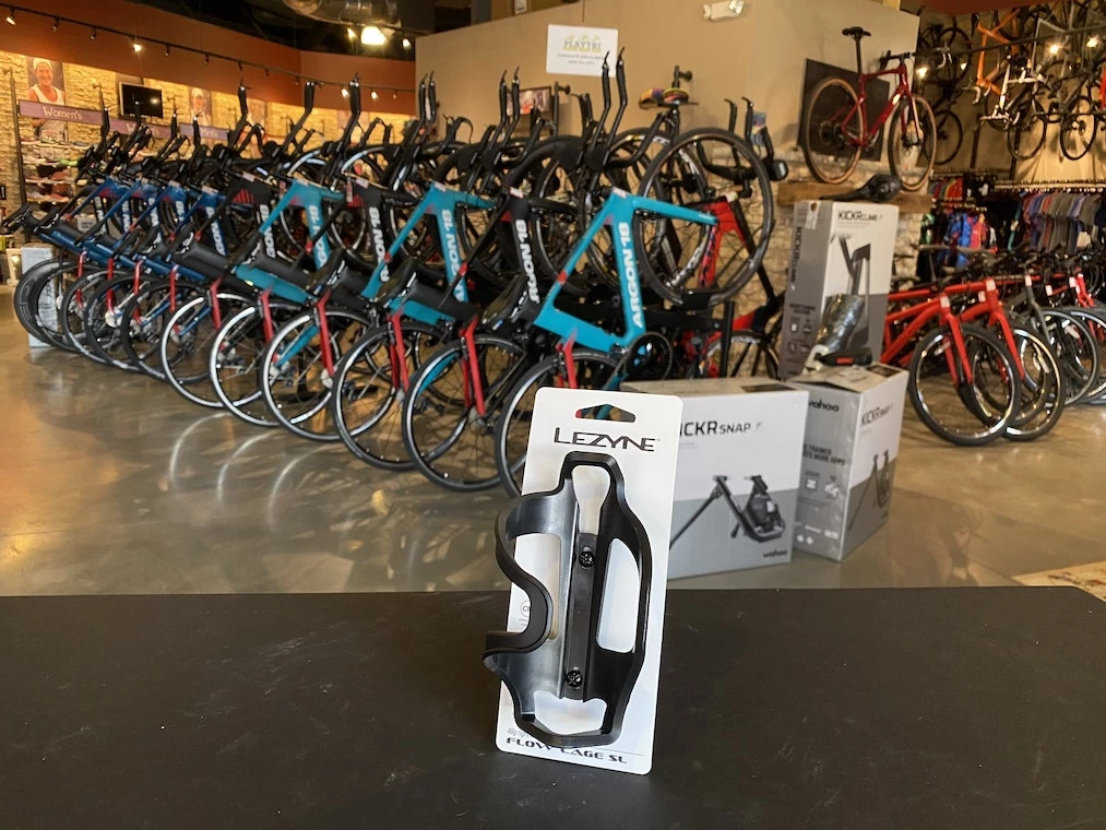 Lezyne Flow Cage SL Right | Bottle Cages 3 Lezyne Flow Cage SL Right | Bottle Cages